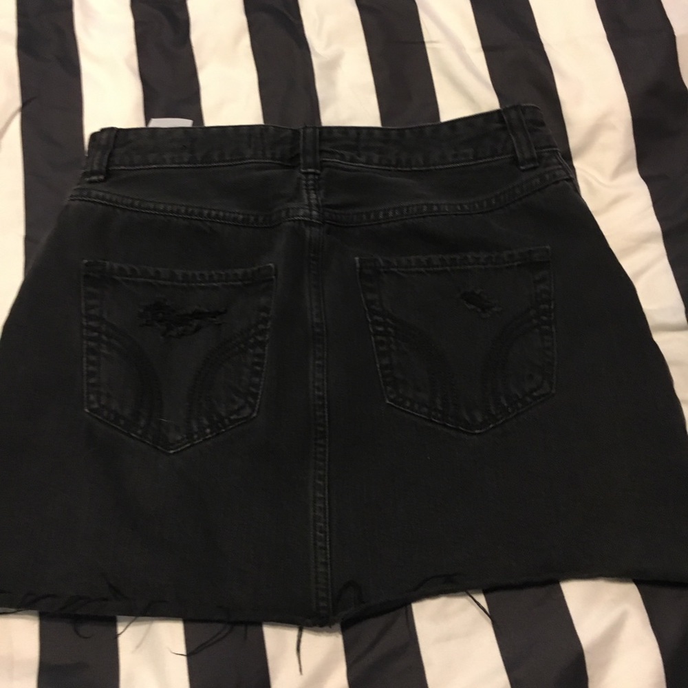 black hollister skirt